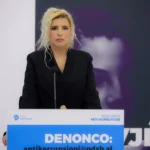“Lironi shqipet!”/ Dje tensione, përplasje me policinë dhe të arrestuar, sot dita e 102 e revoltës qytetare: Rama jep dorëheqjen!